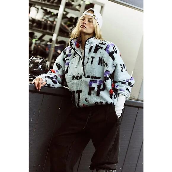 $168! FREE PEOPLE  Hit The Slopes Printed Pullover - Stand Out Never Still Large - Picture 1 of 4